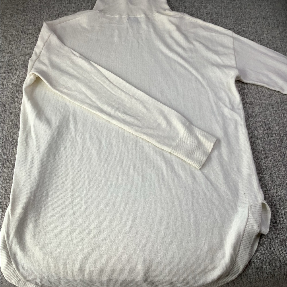 White turtleneck knit tunic